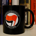 Antifaschistische Aktion Tasse – schwarz, Frontansicht