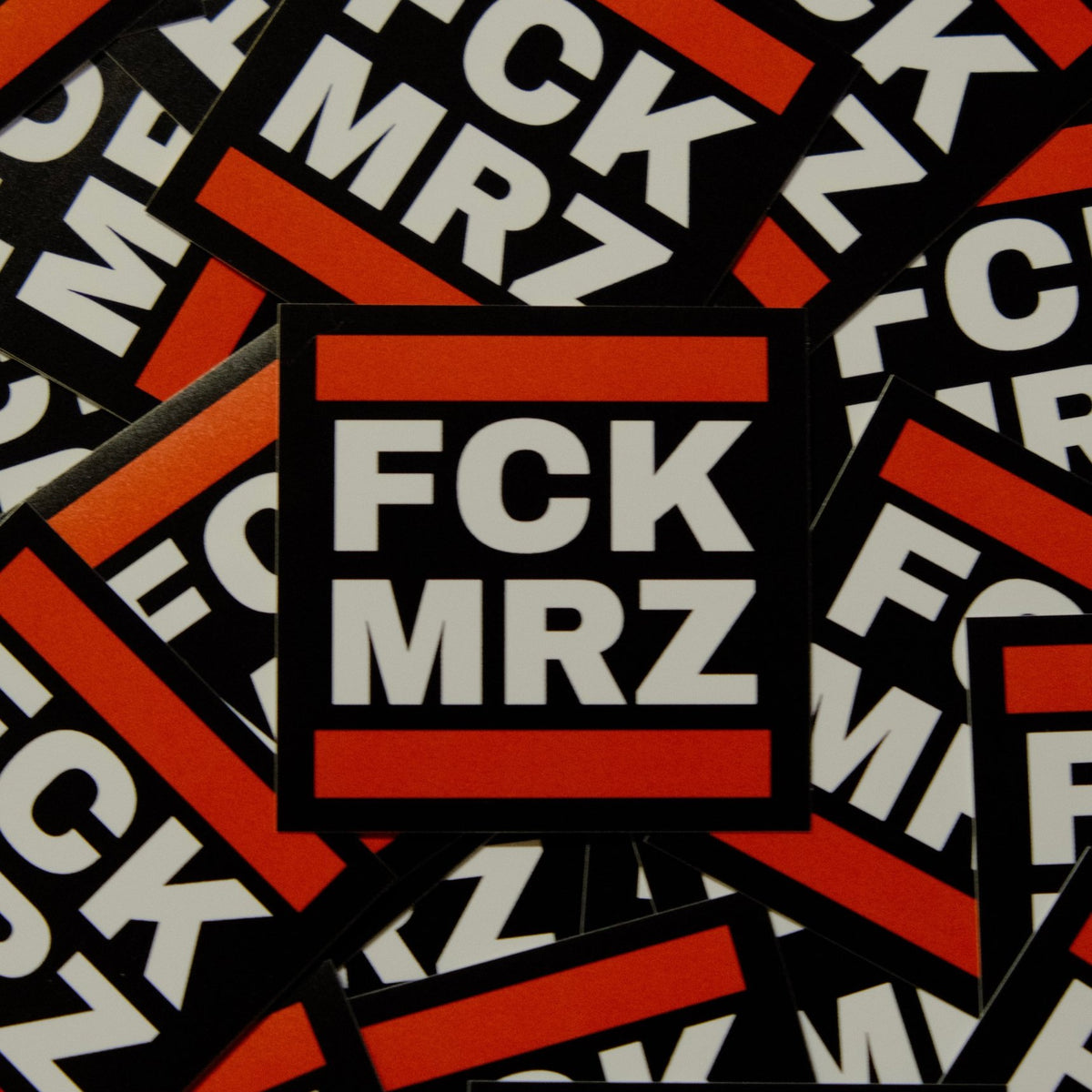 FCK MRZ Sticker – Nahaufnahme